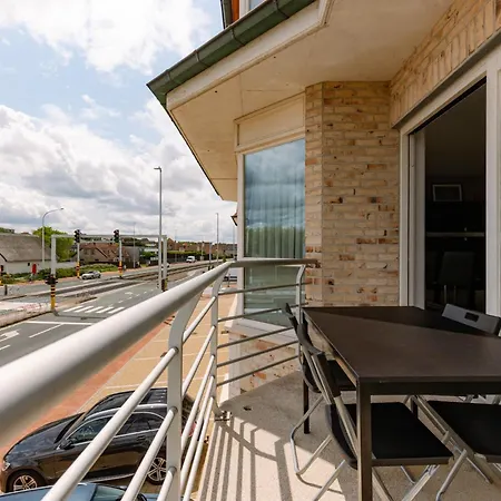 Huswell - Family With Balcony Near Coast Apartmán *